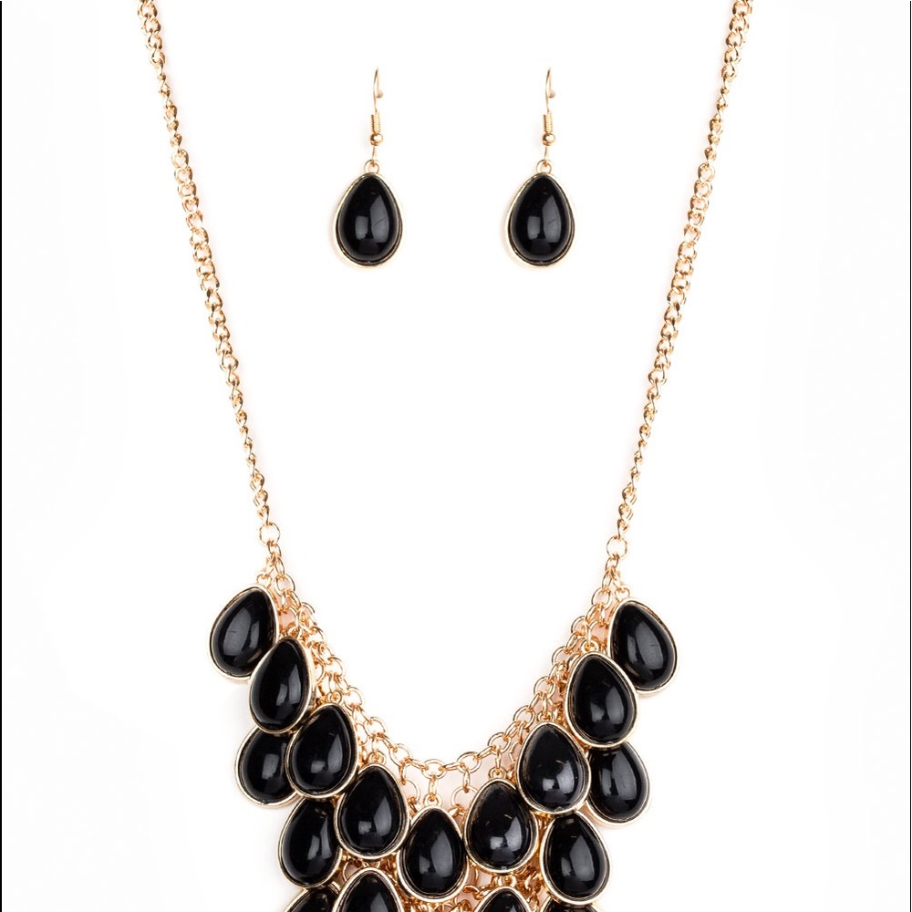 Necklace Set! - Picture 2 of 3